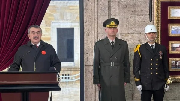 Bakan Tekin Anıtkabir'de! 'Düşünen, Üreten Ve Değer Katan Bireyler Yetiştirme Kararlılığımızı Muhafaza Ediyoruz'